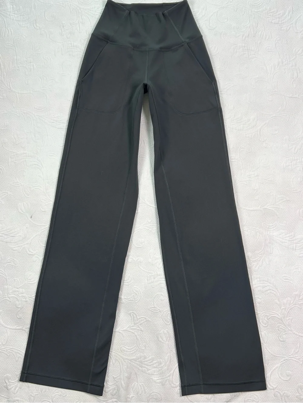 lululemon align wide leg leggings in grey color size 0